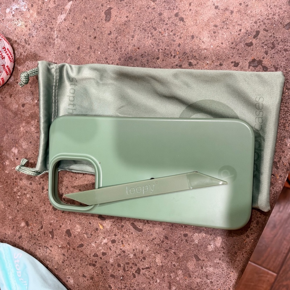 Loopy Case Green Silicone iPhone Case with Hand Strap iPhone 16 pro max case